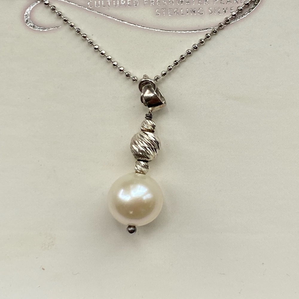 NWT Cultured freshwater pearl necklace, 18” length